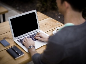 Computer Use May Be Contributing To Your Shoulder Pain